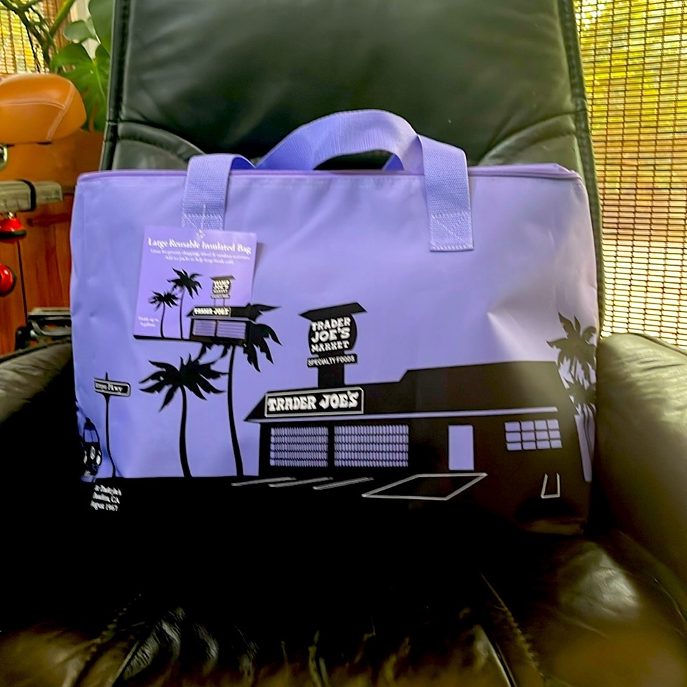 🌴 Trader Joe’s Cooler Bag UBE Violet Purple BNWT Limited Edition SOLD OUT